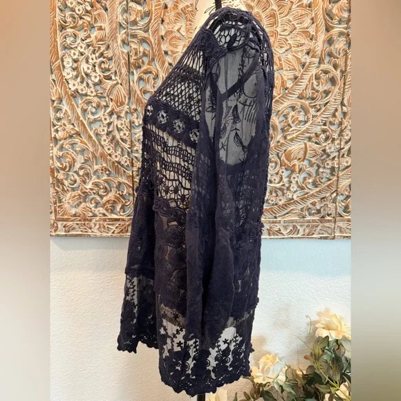 Chico’s Navy Blue Crochet & Lace Blouse- size 2 (L) - Picture 7 of 14
